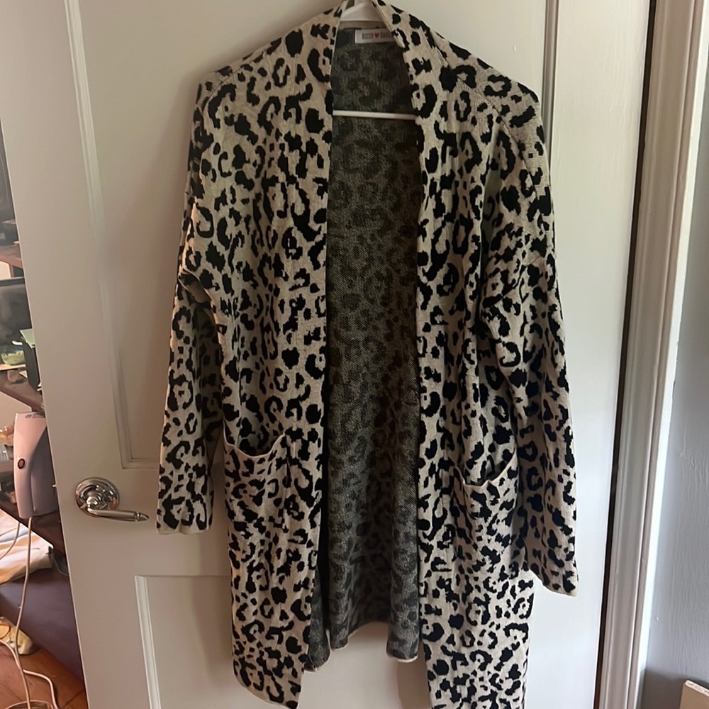 Leopard duster